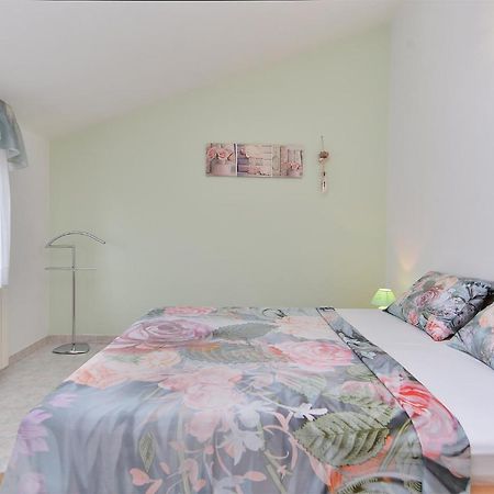 Apartments Mira 1293 Fazana Bagian luar foto