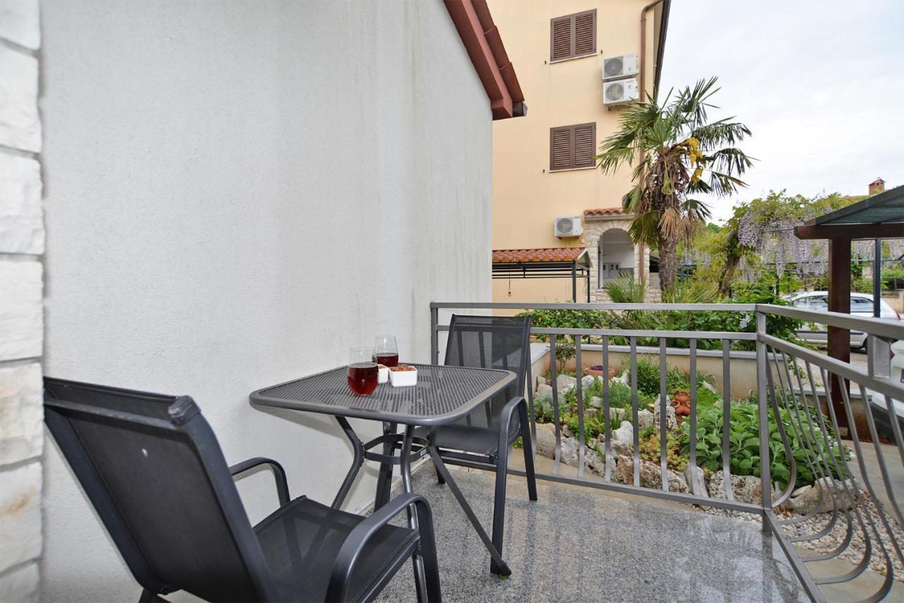 Apartments Mira 1293 Fazana Bagian luar foto
