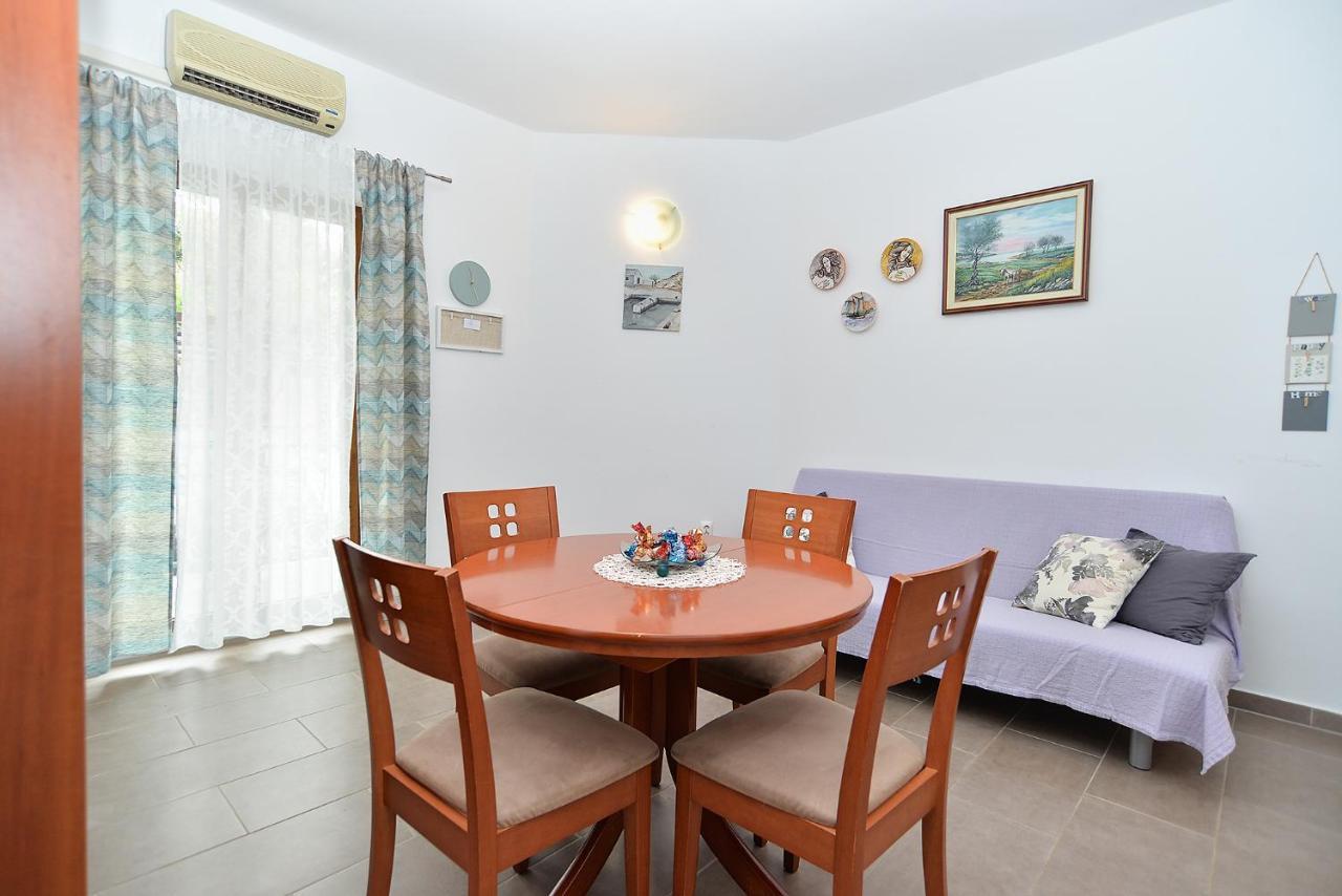 Apartments Mira 1293 Fazana Bagian luar foto