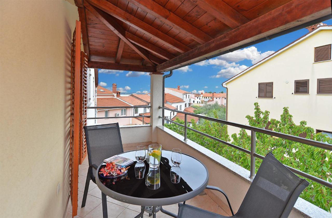 Apartments Mira 1293 Fazana Bagian luar foto