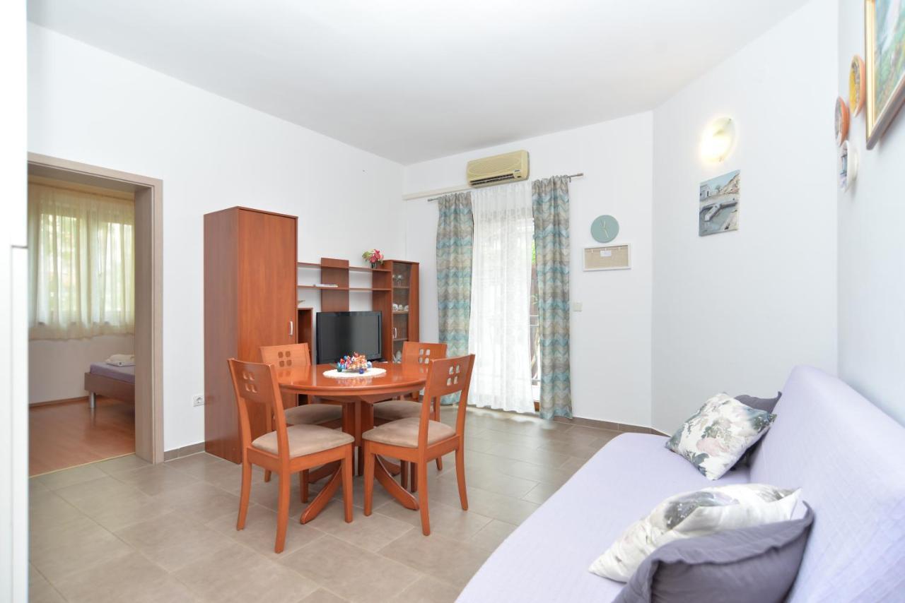 Apartments Mira 1293 Fazana Bagian luar foto
