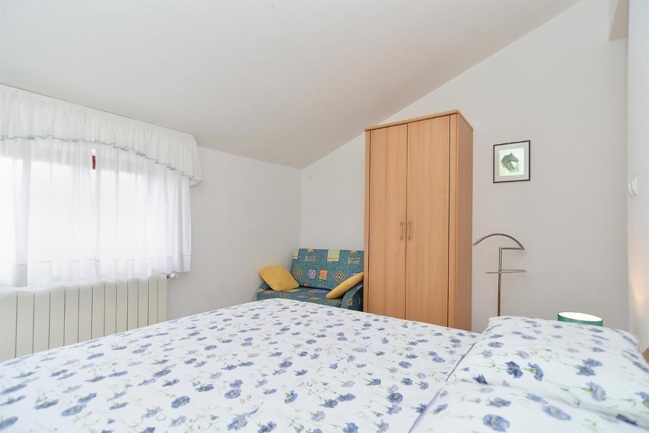 Apartments Mira 1293 Fazana Bagian luar foto