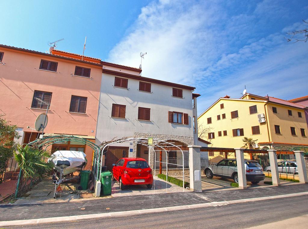 Apartments Mira 1293 Fazana Bagian luar foto