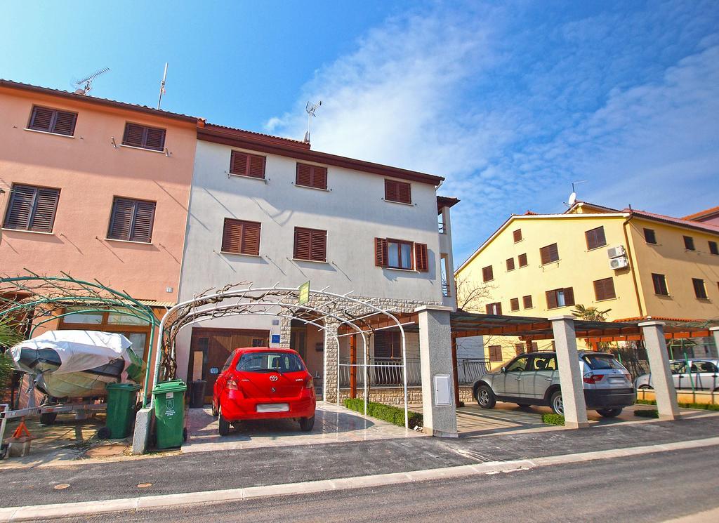 Apartments Mira 1293 Fazana Bagian luar foto