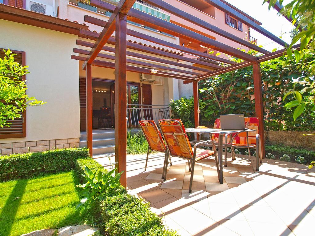 Apartments Mira 1293 Fazana Bagian luar foto