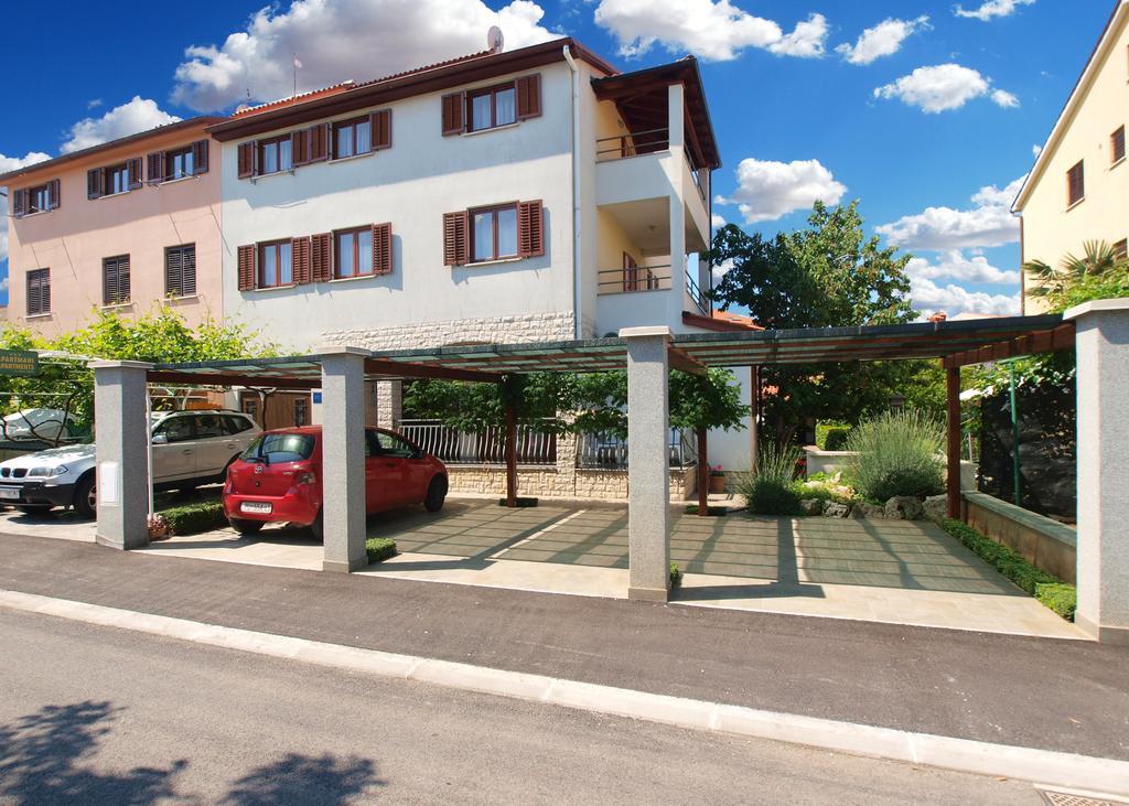 Apartments Mira 1293 Fazana Bagian luar foto